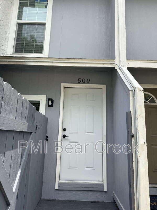 Building Photo - 9550 Deering Dr