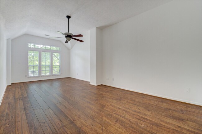 Building Photo - 16464 Beewood Glen Dr