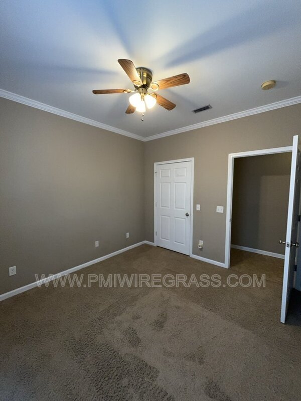 Building Photo - 249 Windsor Garden Dr