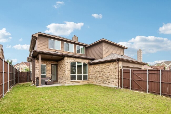 Building Photo - 5625 Kerry Dr