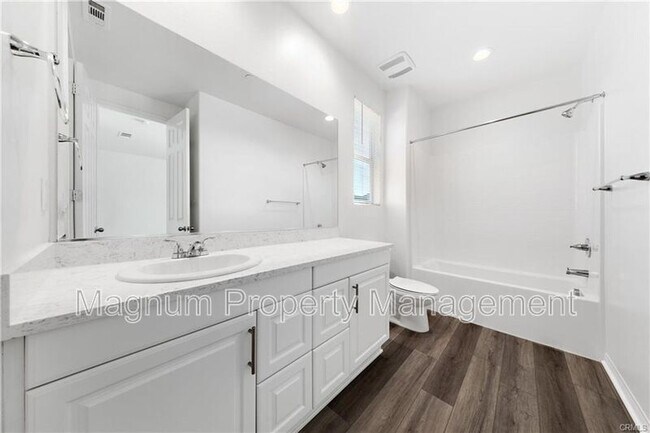 Building Photo - 21122 Saratoga Dr