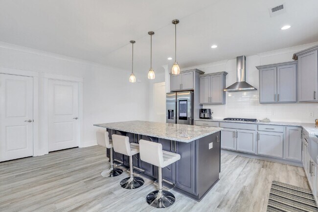 Building Photo - "Lagoon view in Lawton Station - Spacious ...