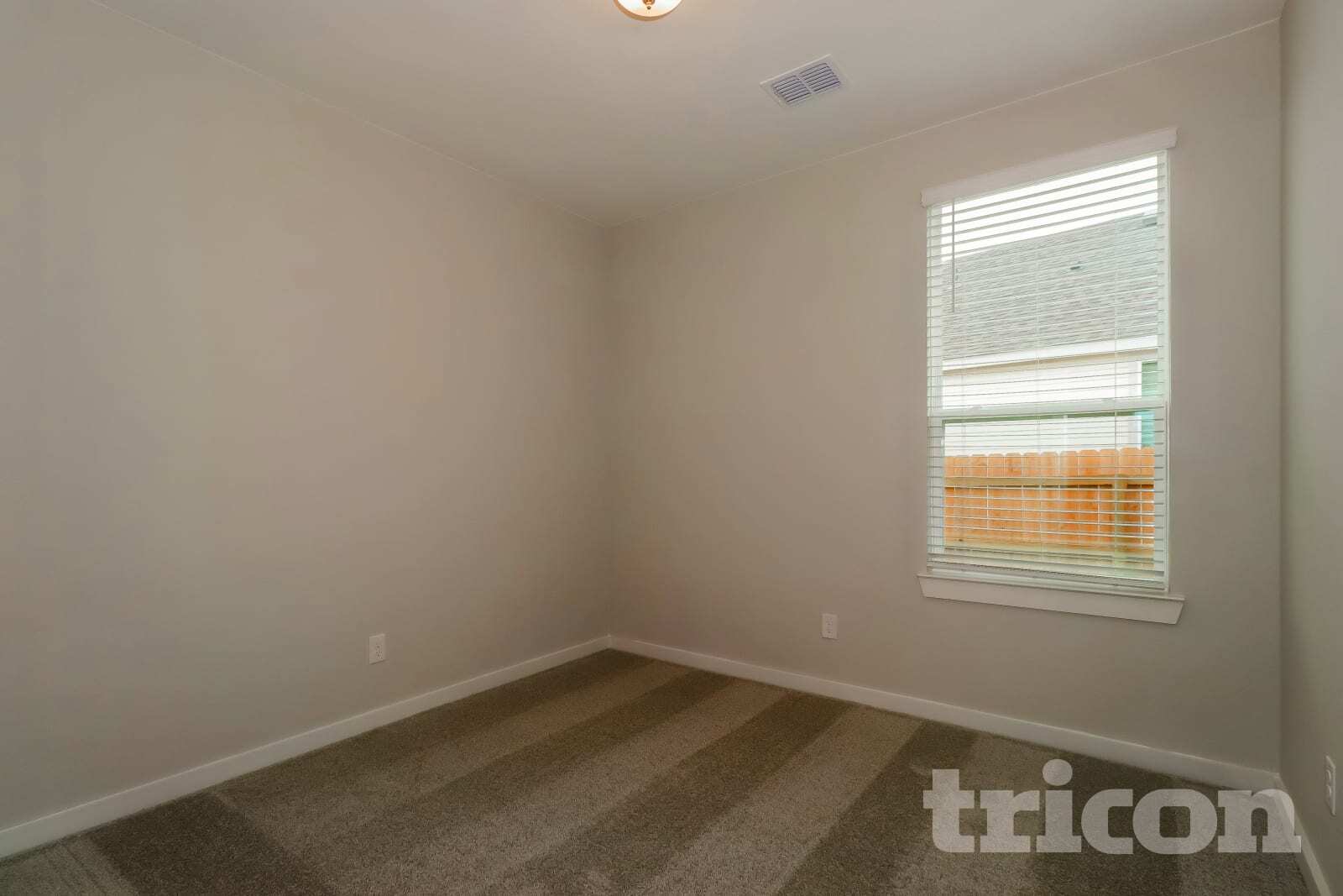 Building Photo - 605 Raglands Rd