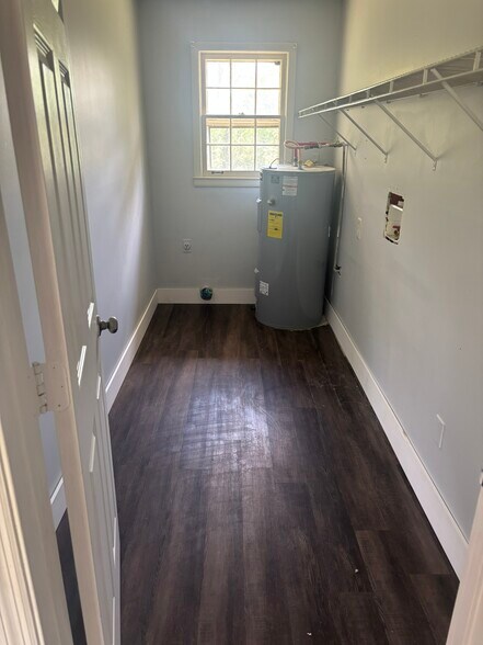 Building Photo - 7108 Cobb Cir