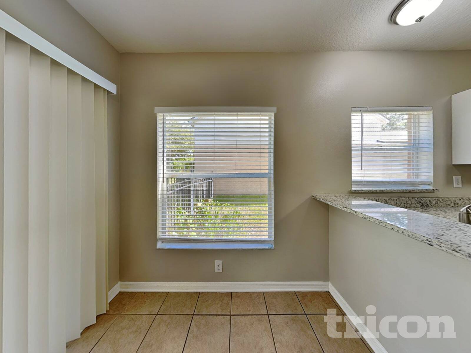 Building Photo - 6137 Skylarkcrest Dr