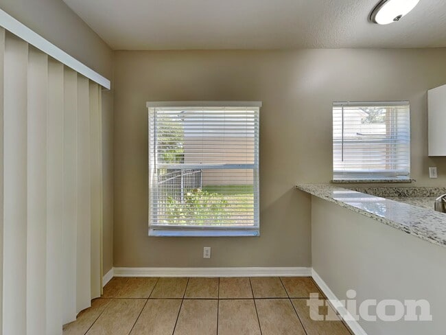 Building Photo - 6137 Skylarkcrest Dr