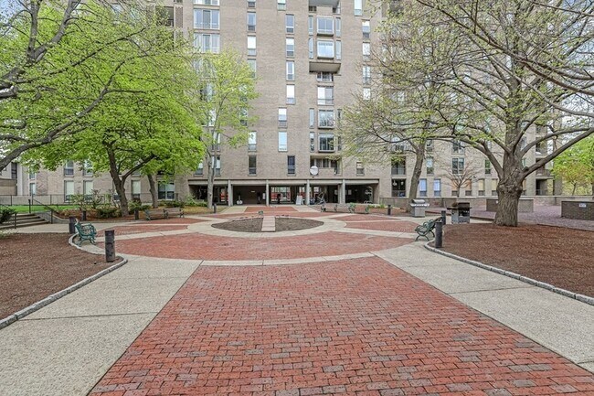 Building Photo - 44 Washington St