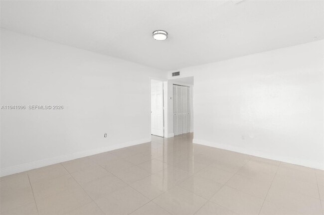 Building Photo - 3805 SW 54th Ave