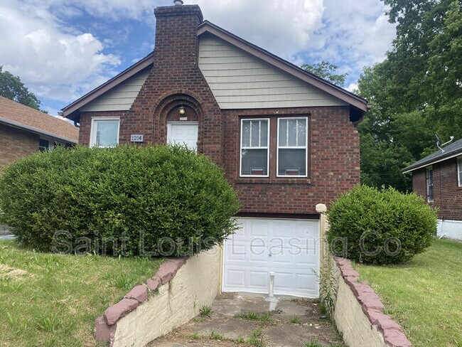 Building Photo - 1214 Gruner Pl