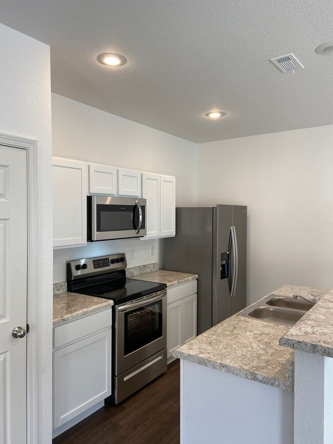 Building Photo - Don't Miss Out! — Stylish 3 Bed, 2 Bath Home in Faulkner Crossing