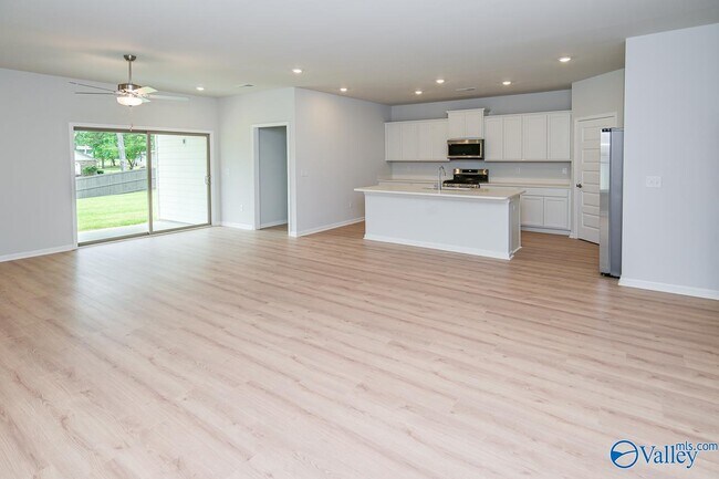 Building Photo - 6015 Margie Collins Dr SE