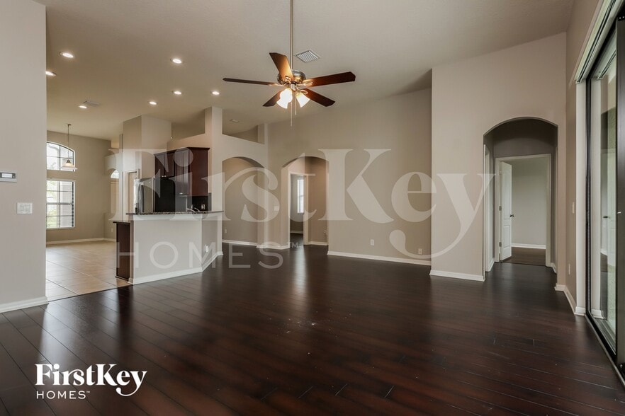 Building Photo - 8507 White Poplar Dr