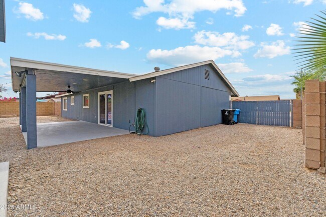 Building Photo - 4740 W Columbine Dr