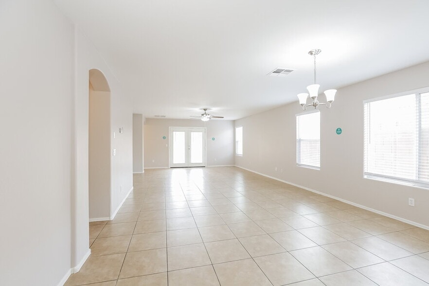 Building Photo - 3429 S 95th Dr