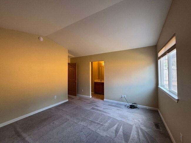Building Photo - Beautiful One Story House - 3 bed in Spanaway!
