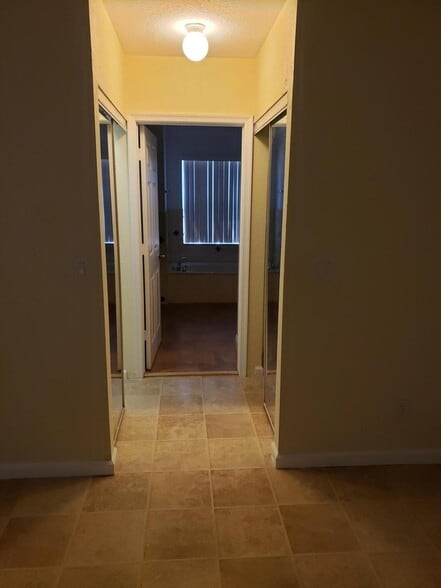 Building Photo - 6759 Silver Ridge Ln