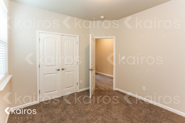 Building Photo - 6515 Tiger Pointe Dr.