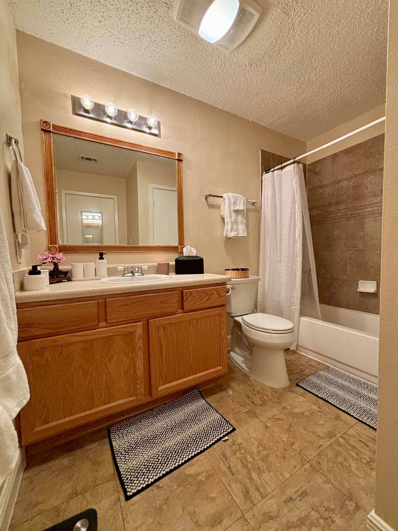 Building Photo - 103 Fenway Loop