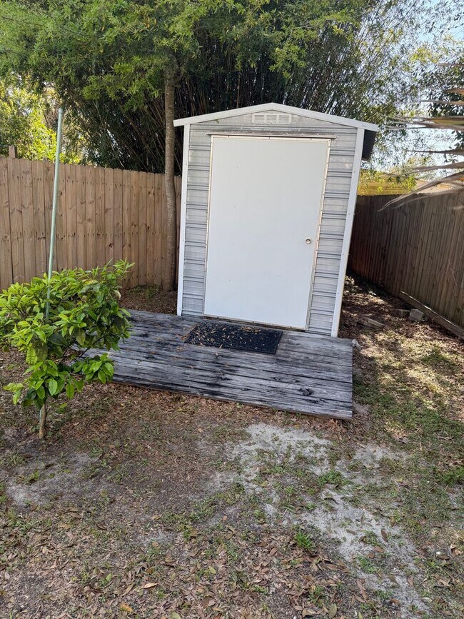 Building Photo - Stunning Updated 3 Bedroom in Fort Walton Beach!