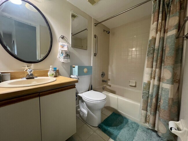 Building Photo - BEAUTIFUL and Renovated Riverfront Furnished Condo 2 Bedrooms, 2 Bathrooms