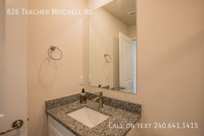 Building Photo - 826 Teacher MItchell Rd