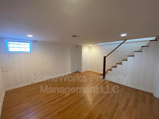 Building Photo - 1127 Deanwood Rd