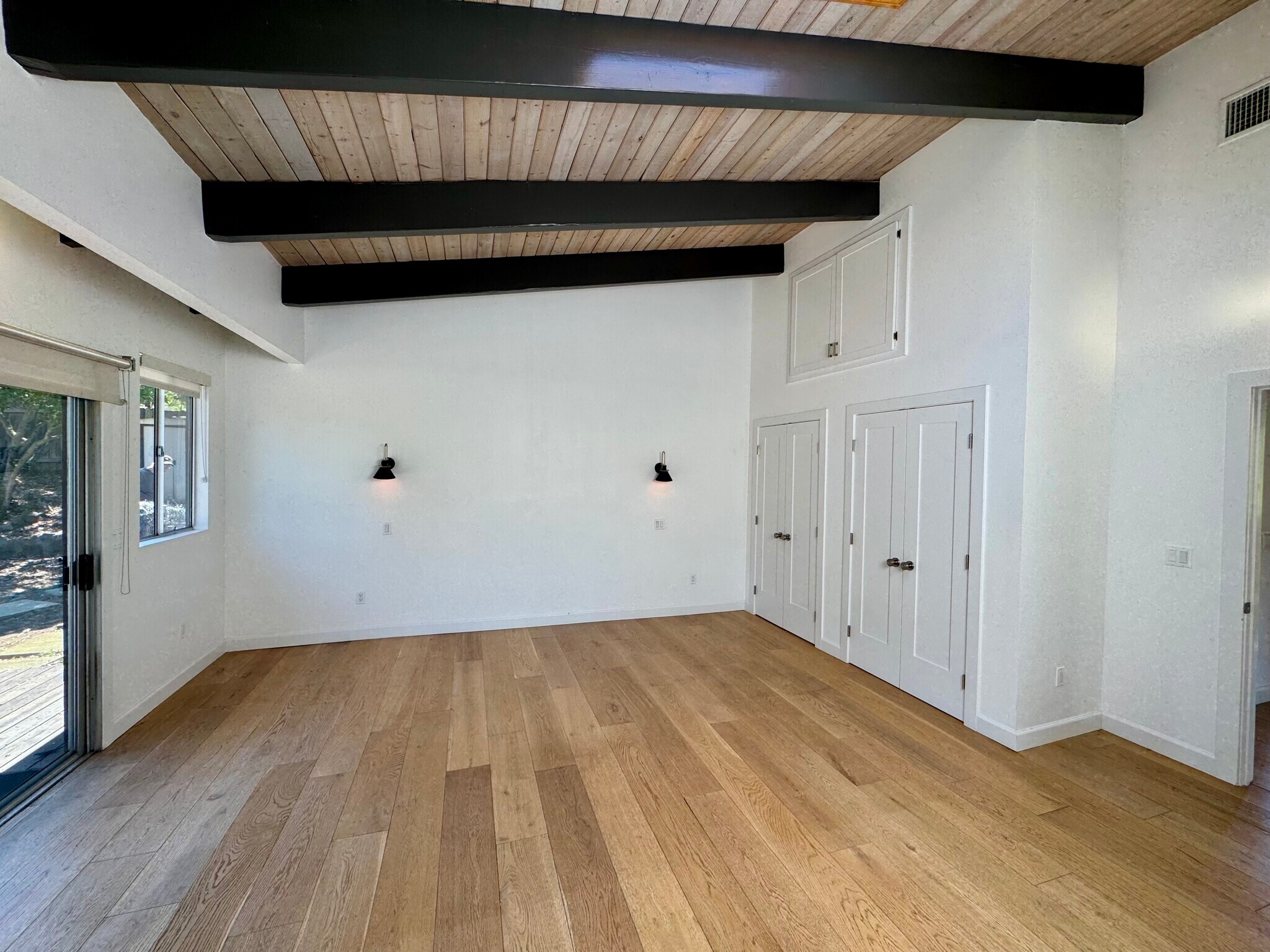 Building Photo - 156 Muerdago Rd