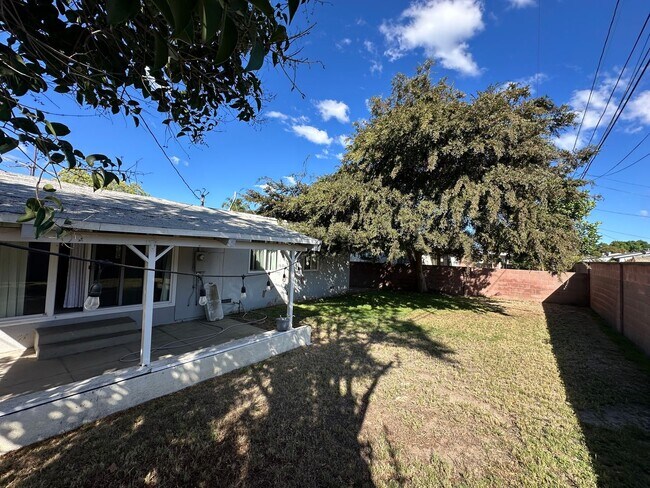 Building Photo - Adorable 3 Bed 2 Bath Fullerton Home Avail...