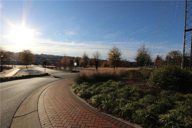 Building Photo - 514 Clover Dr