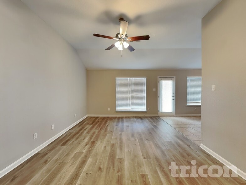 Building Photo - 1110 Sage Brush Tr