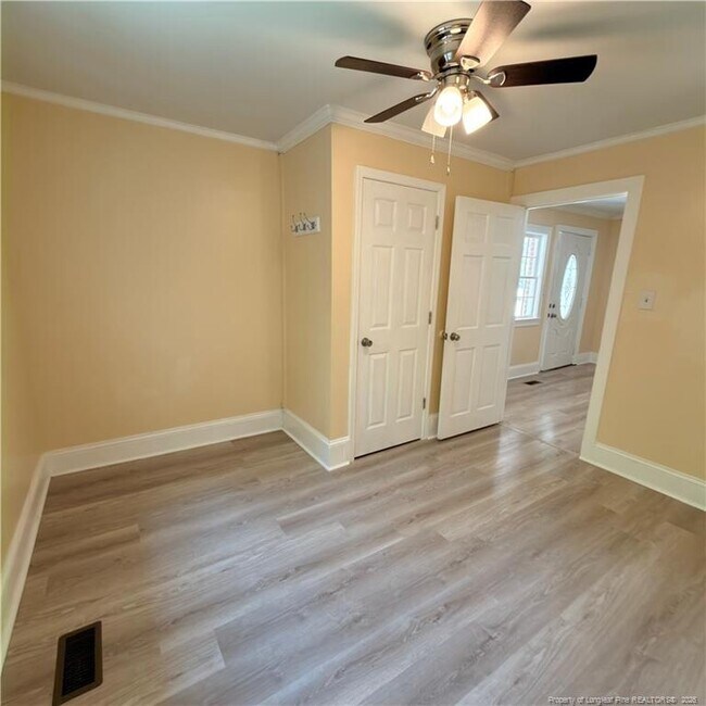 Building Photo - 228 Eastwood Ave