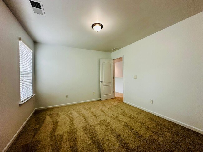 Building Photo - 10325 Solar Way