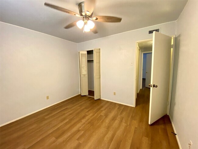 Building Photo - 1428 Big Bend Dr