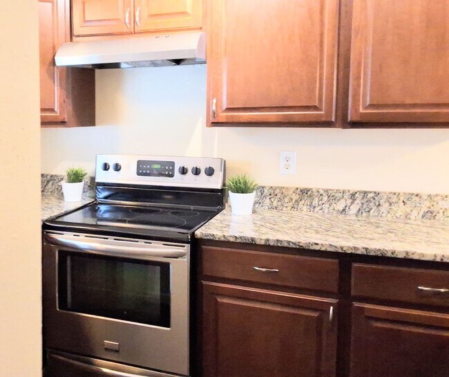 Building Photo - Stunning all remodeled 2/1.5 condo with Am...