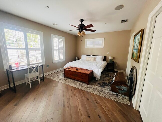 Building Photo - 536 Ontario Ave