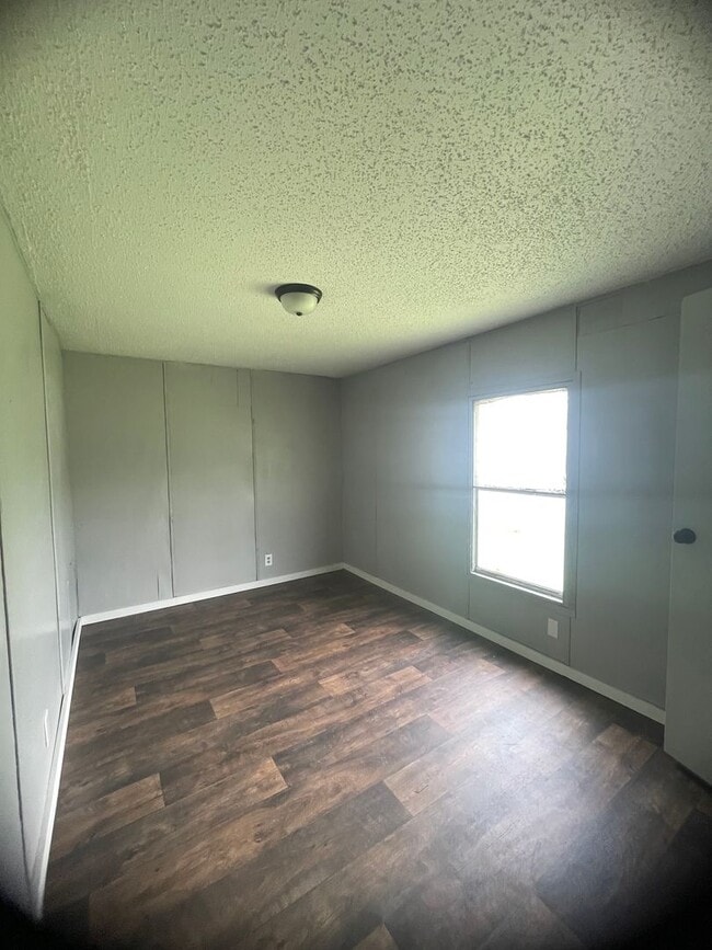 Building Photo - 3 BR 2 Bath 1,280 sq ft singlewide mobile home on 0.88 acres in Lonoke, AR