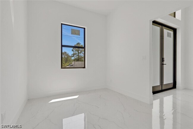 Building Photo - 3315 Sunshine Blvd N