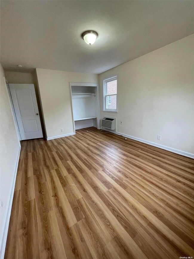 Building Photo - 154-12 19th Ave