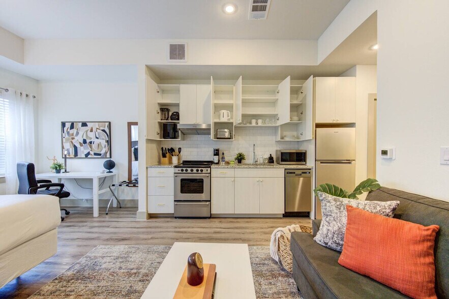 Building Photo - 18210 Park Row Blvd