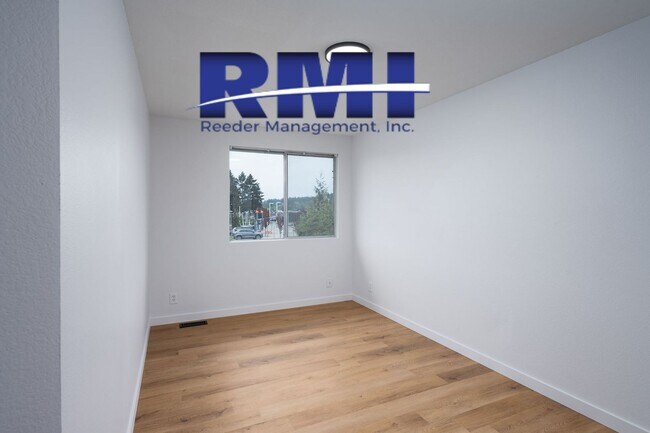 Building Photo - Charming 3 Bedroom 1.5 bathroom home awaits!