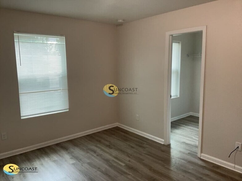 Building Photo - 8337 Homeport Ct