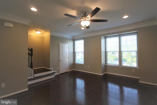 Building Photo - 228 Compass Dr