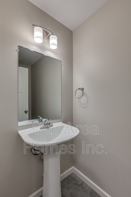 Building Photo - 12630 Pond View Rd