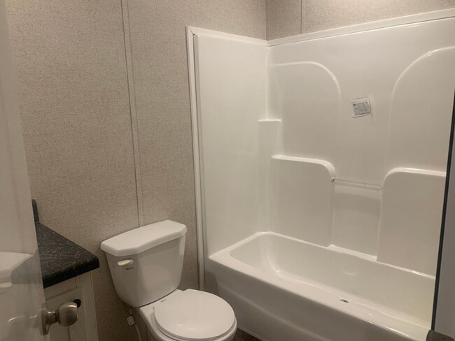 Building Photo - For Rent: 3 Bedroom, 2 Bath Newer Mobile Home.