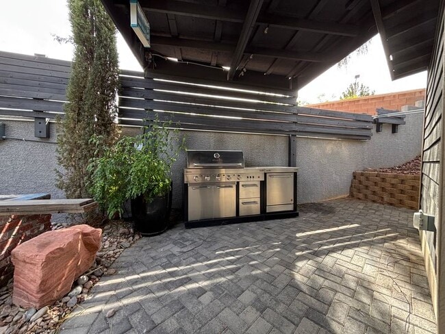 Building Photo - 11548 Valentino Ln
