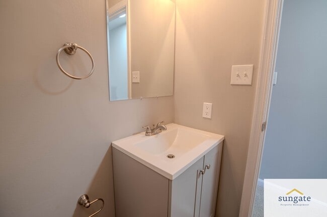 Building Photo - 2314 Jefferson St