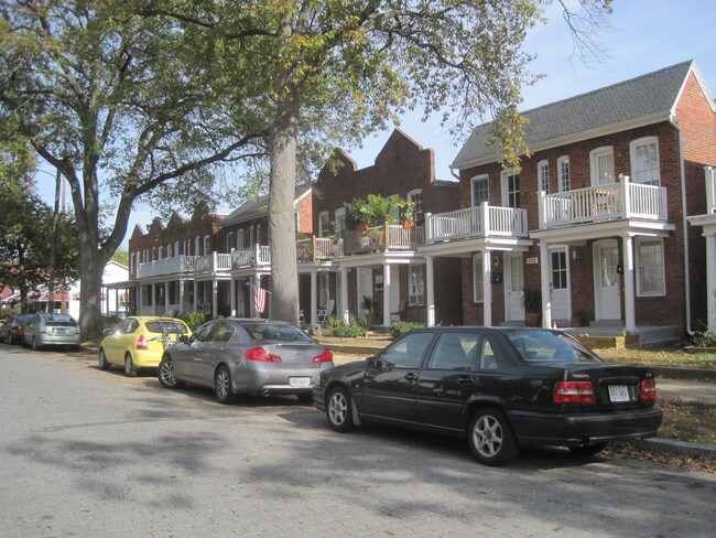 Street view. - 711 Chimborazo Blvd