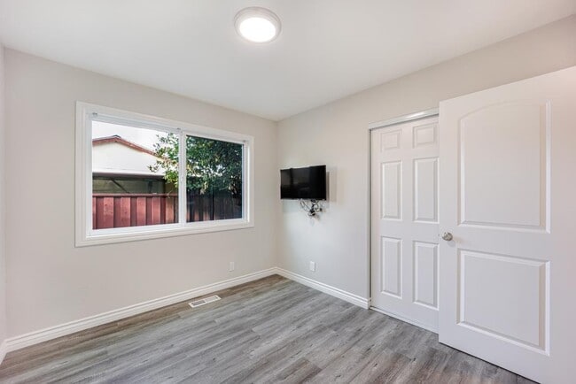 Building Photo - 4719 Snead Dr