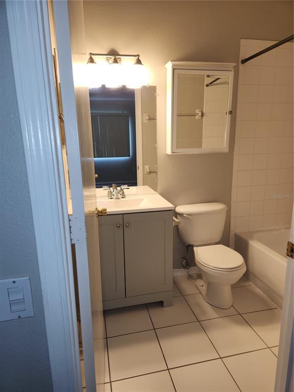 Building Photo - 2302 Lake Woodberry Cir