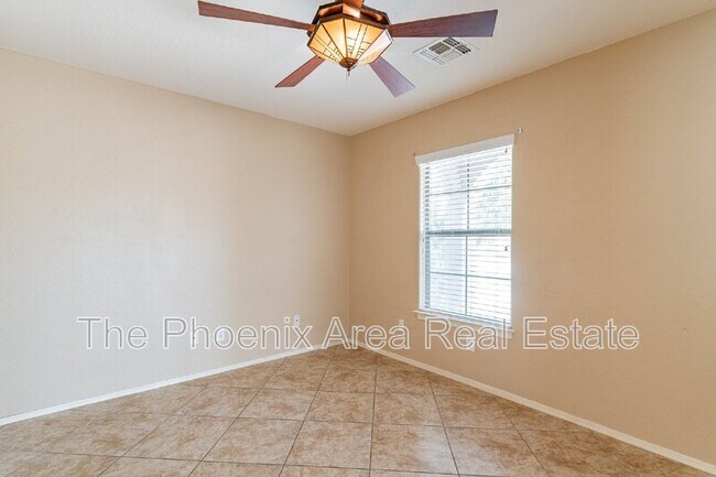 Building Photo - 3049 W Silver Creek Dr